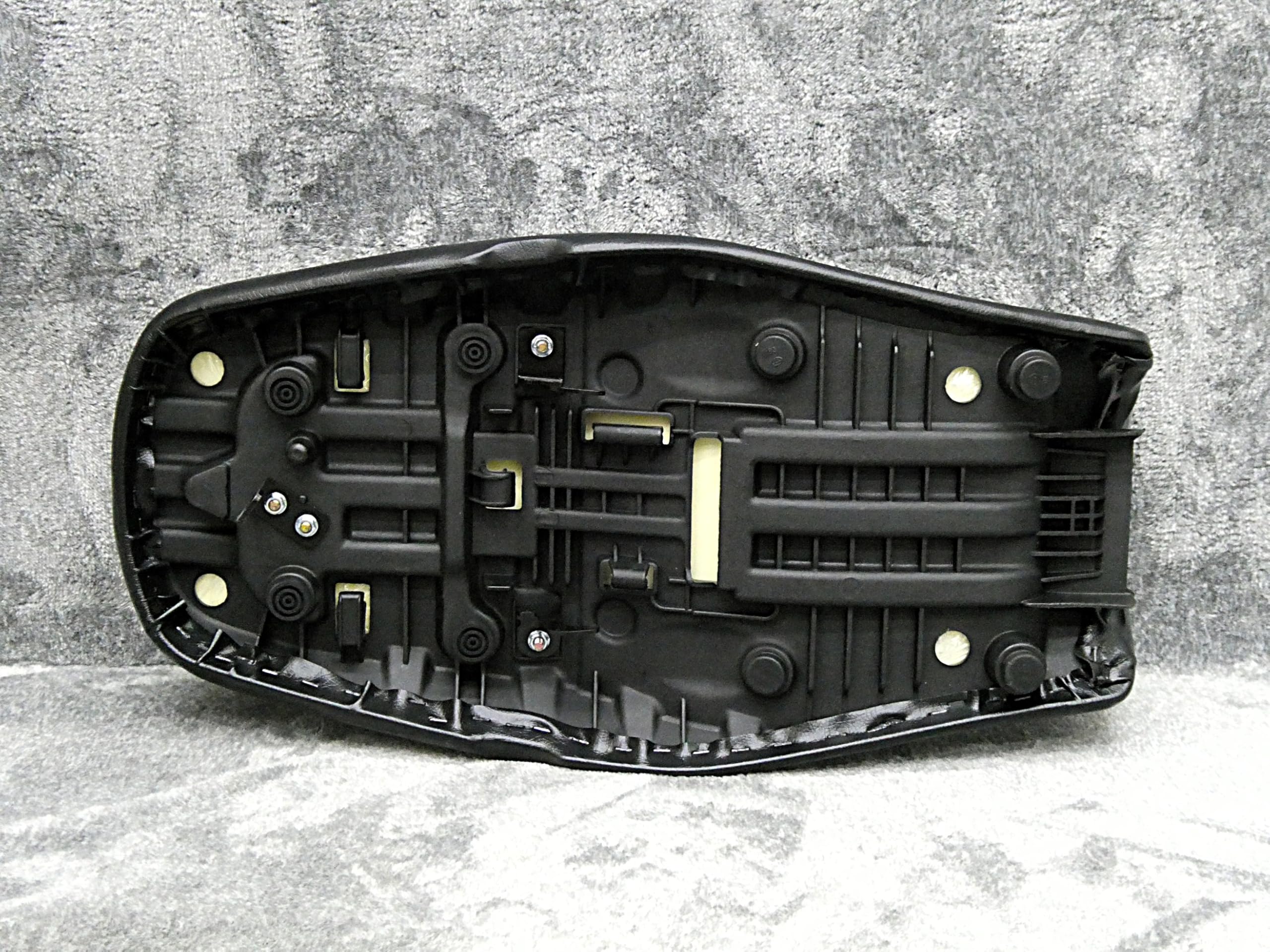 Amazon | XSR125 黒皮 カスタムシート シングル/ブラック RE46J XSR155